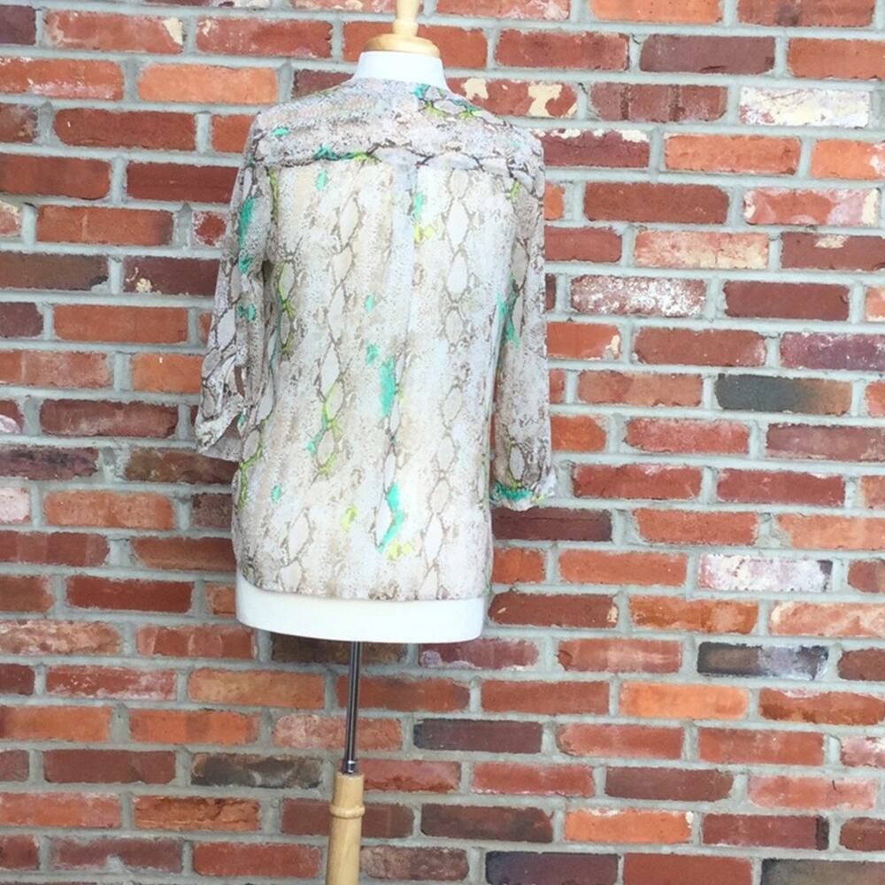Covington Essentials V-neck Animal Print Sheer Button Front L/S SZ M* - Picture 6 of 9